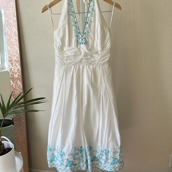 Robbie Bee gorgeous tulle halter embroidered dress - Picture 2 of 13